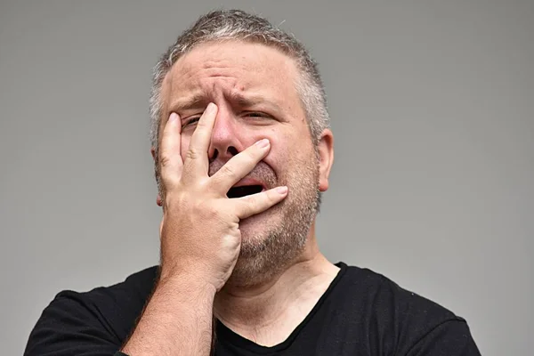 Nadwagą mężczyzna pod wpływem stresu — Zdjęcie stockowe