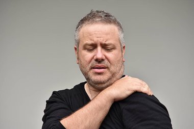 Boğaz tıraşsız erkek erkek