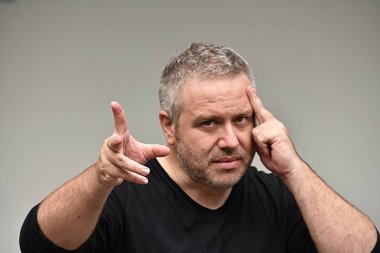 Beyaz kişi Mentalist