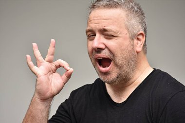 Kişi ve Tamam işareti