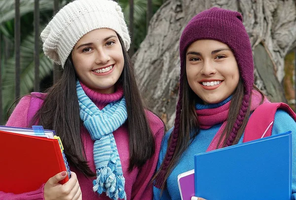 Jovem Estudante Feliz — Fotografia de Stock