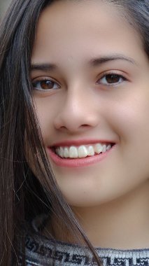 Genç kişinin güler yüz