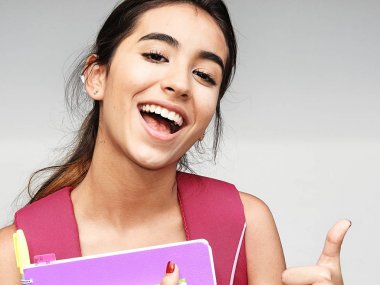 Kız Öğrenci ve Mutluluk