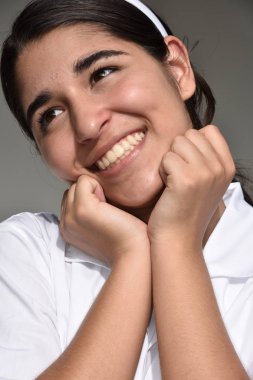 Şirin Kolombiyalı kadın hayal