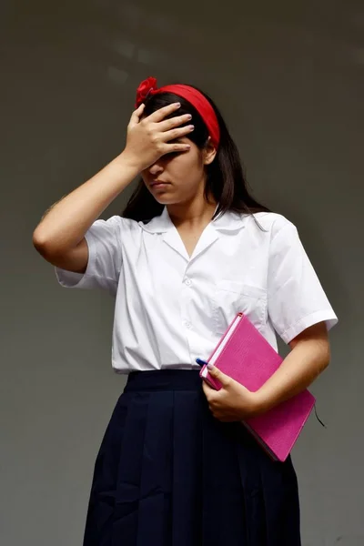 Κατάθλιψη φοιτητής σχολείο έφηβος κορίτσι με το Σημειωματάριο — Φωτογραφία Αρχείου