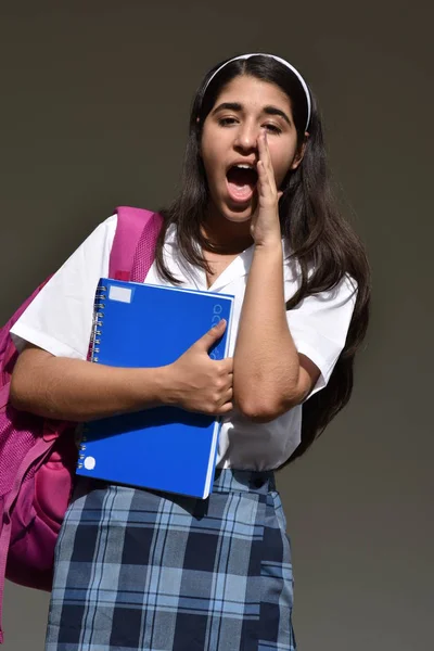 Católica colombiana estudiante gritando — Foto de Stock
