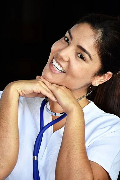 幸せな多様な女性看護師医療プロフェッショナル — ストック写真