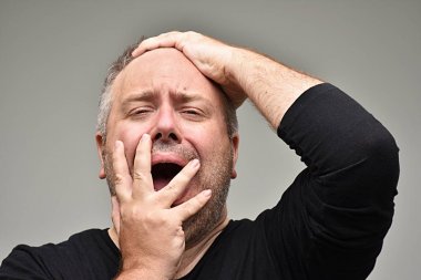 Stresli yetişkin erkek