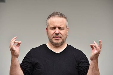 Yetişkin erkek meditasyon