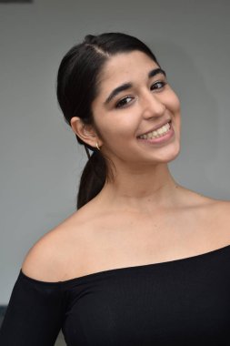 Kolombiyalı erkek gülümseyen