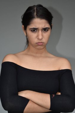 İnatçı kız Genç