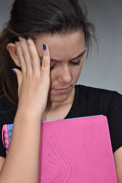 Minoría estresante Estudiante femenina — Foto de Stock