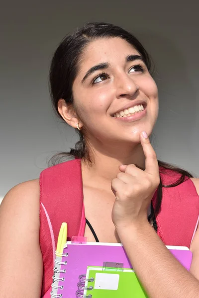 Diverse Studentinnen entscheiden — Stockfoto