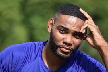 Uygun erkek atlet merak