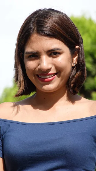 Mujer peruana al aire libre — Foto de Stock