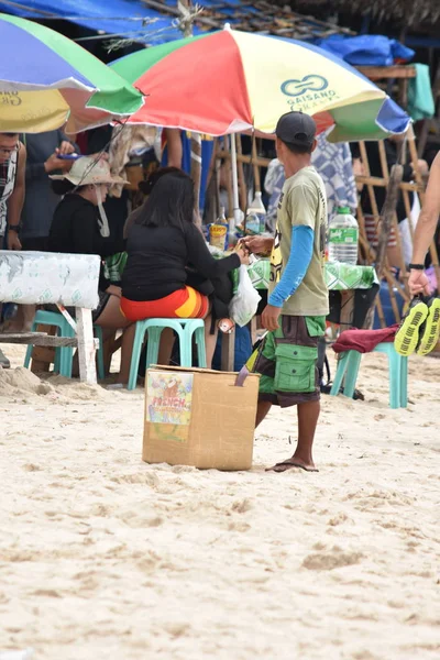 En strandförsäljare i Asien — Stockfoto