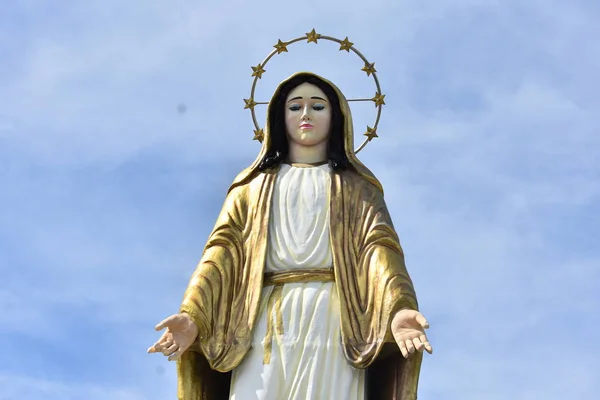 Statuia creștină a Fecioarei Maria — Fotografie, imagine de stoc