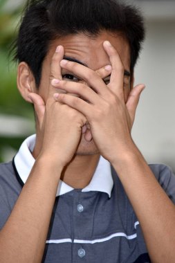 Endişeli, Yakışıklı, Çeşitli Kişiler