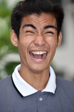 Stresli Yakışıklı Azınlık Erkeği