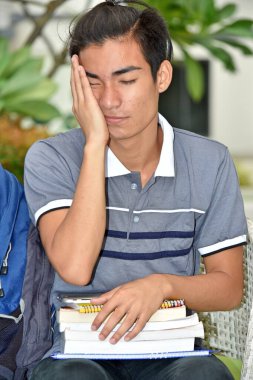 Mutsuz bir Filipinli Öğrenci