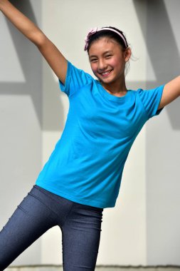 Güzel bir Dişi Dans