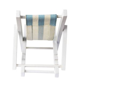 Kırpma yolu ile beyaz arka plan üzerinde izole plaj sandalyesi 