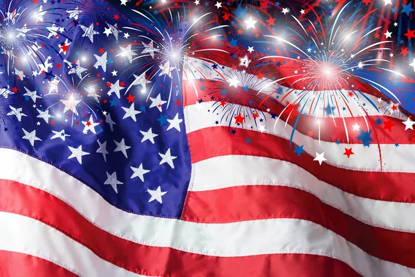 Bandera de EE.UU. con fondo de fuegos artificiales para el 4 de julio día de la independencia —  Fotos de Stock