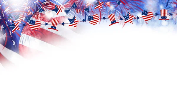 Прапор США з феєрверк фоном для 4 липня День незалежності — стокове фото