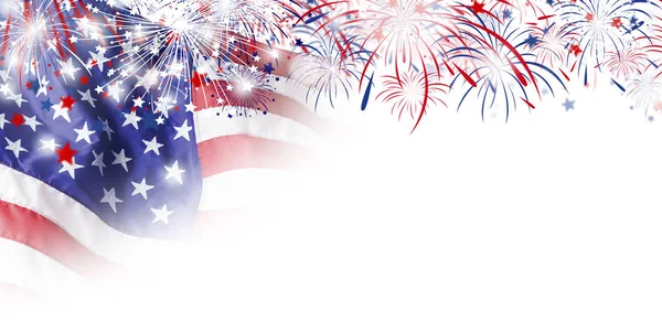 US-Flagge mit Feuerwerk auf weißem Hintergrund für den Unabhängigkeitstag am 4. Juli — Stockfoto