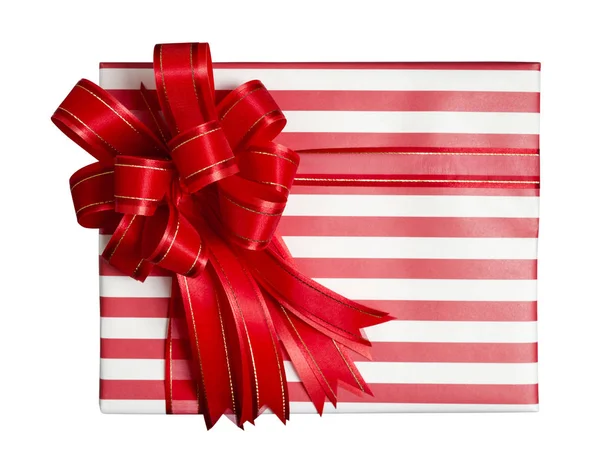 Şerit izole kırpma yolu beyaz zemin üzerine kırmızı hediye kutusu — Stok fotoğraf