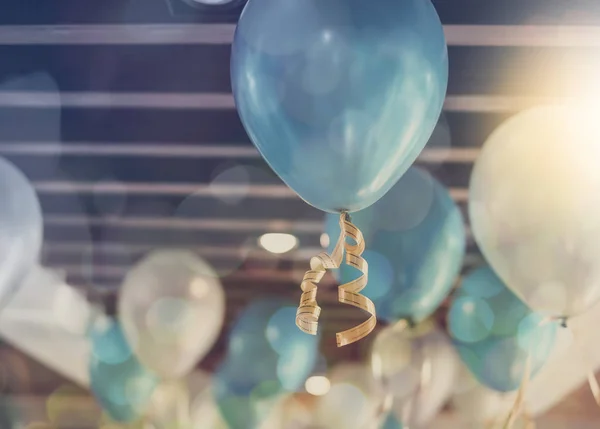 Décoration ballon au plafond dans le style vintage de la fête — Photo
