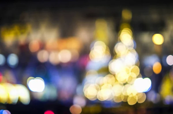 Abstrakte verschwommene Hintergrund Weihnachtsbaum von Bokeh-Licht — Stockfoto