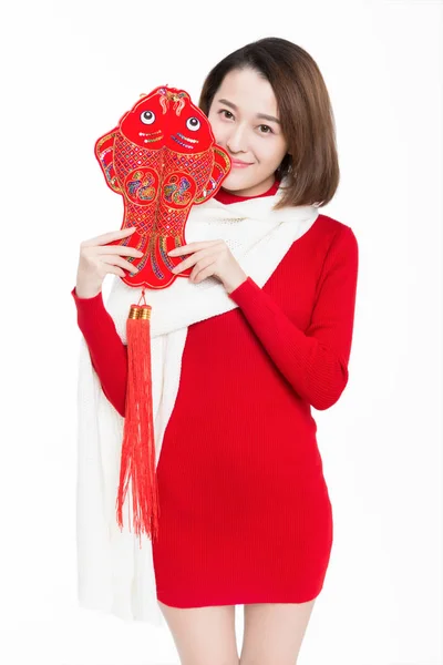 Ładna Dziewczyna Gospodarstwa Chiński Nowy Rok Dekoracji Studio Shot — Zdjęcie stockowe
