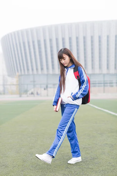 Милий Китайський Студентка Середньої Школи Кампусі Ігровий Майданчик Навчання — стокове фото
