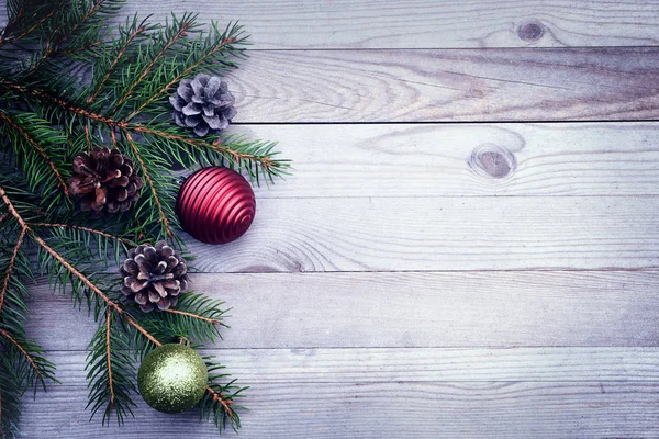 Noel kartı ahşap zemin üzerinde. 