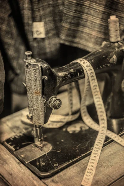 Швейна машина вистрілив з дуже стара урожай об'єктив — стокове фото