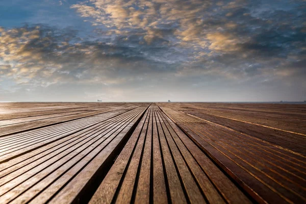 Abstraktes Hintergrundbild mit leerem Holzboden am Hafen in der Nähe — Stockfoto