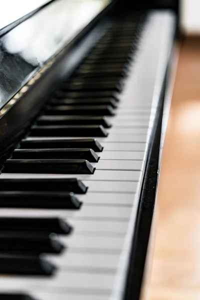 Piano Keys, Close up shot with Shallow depth of Field — Stock Photo, Image