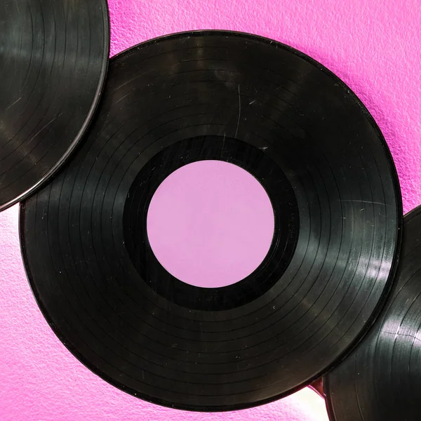 Oude en vuile oude vinyl platen, kopie ruimte — Stockfoto