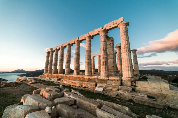 Soúnion, Poseidons tempel i Grekland, solnedgången gyllene timmen — Stockfoto