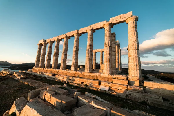 Soúnion, Poseidons tempel i Grekland, solnedgången gyllene timmen — Stockfoto