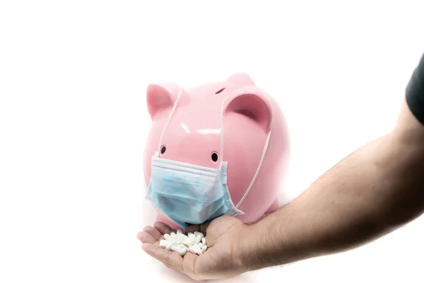 Piggybank Usando Máscara Cirugía Píldoras Mano Concepto Del Impacto Una — Foto de Stock