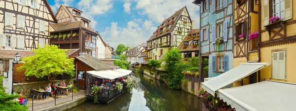 Hermoso casco antiguo Colmar — Foto de Stock