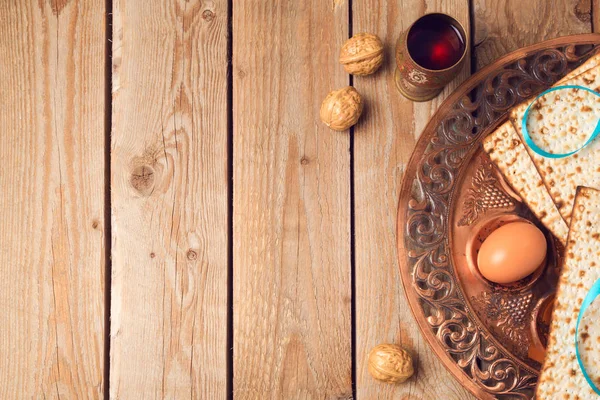 Matzah, Sederová mísa a víno — Stock fotografie