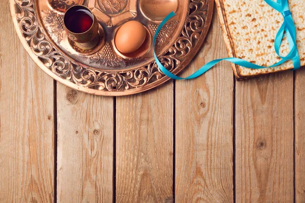 Маца, седерна тарілка, яйце — стокове фото