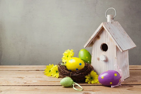 Concepto de vacaciones de Pascua con huevos — Foto de Stock