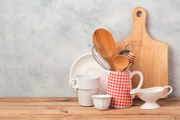 Utensílios de cozinha e utensílios de mesa — Fotografia de Stock