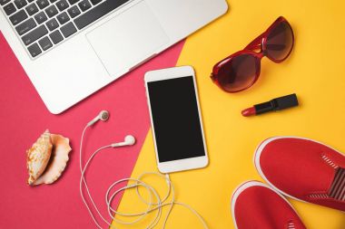 Smartphone, laptop computer 