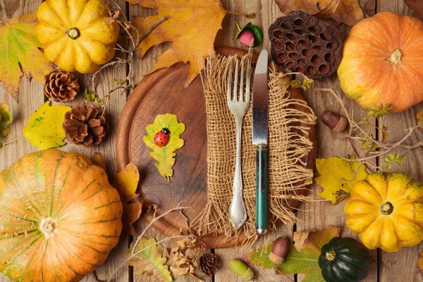 Autunno sfondo con foglie autunnali — Foto Stock