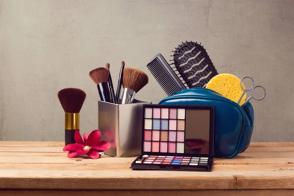 Maquiagem e produtos de beleza — Fotografia de Stock